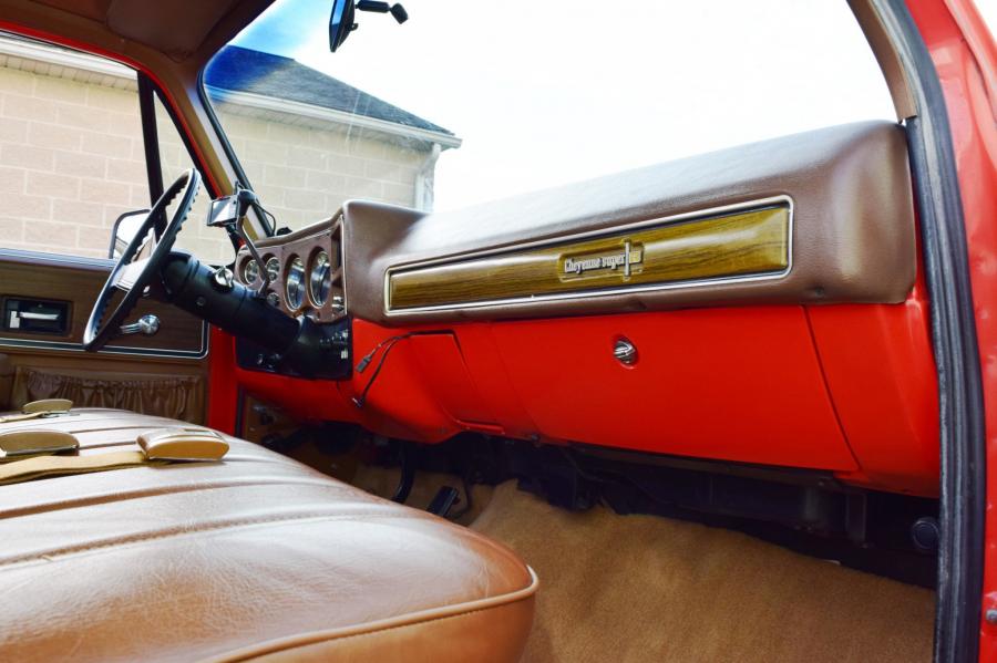 Торпедо Chevrolet C10 Cheyenne Super 1974 года  (фото 230 из 365)